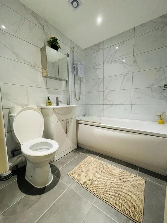 Lovely 2 Bedroom Serviced Apartment In Лондон Экстерьер фото